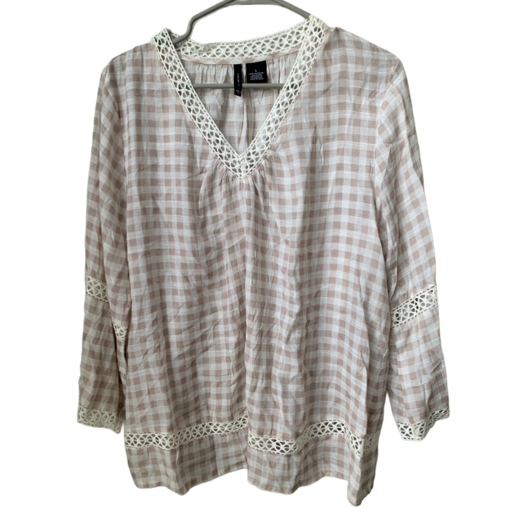 NO BOUNDARIES Cream & Tan Gingham Check Lace Trim V-neck 3/4 Bell Sleeve Blouse